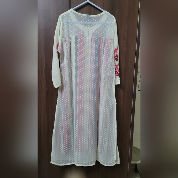 Sheer cream embroidered kurta with coloured lining - Picture 2 of 2